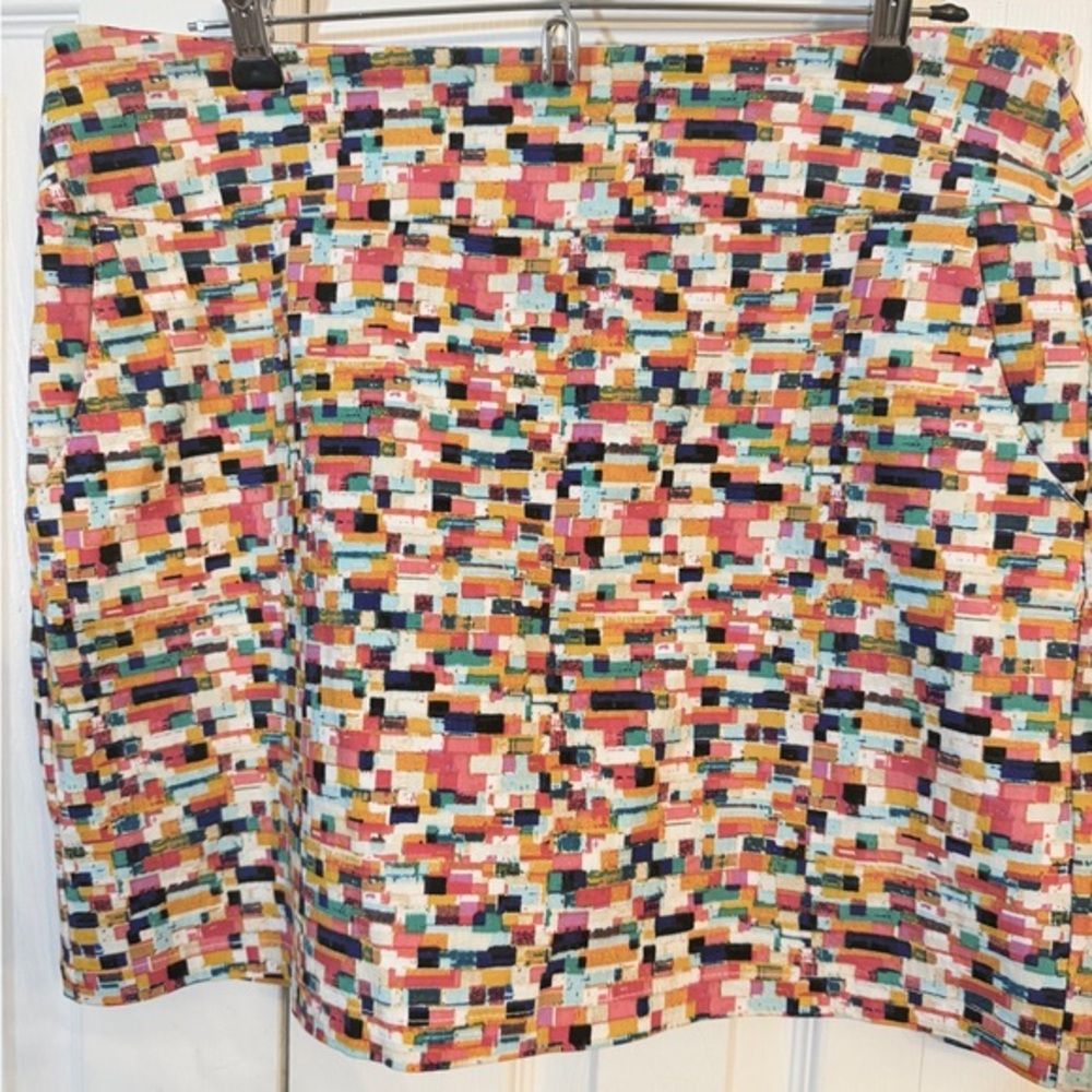 Colorful D.I.A. Geometric Women's Skort size 10. EUC AB